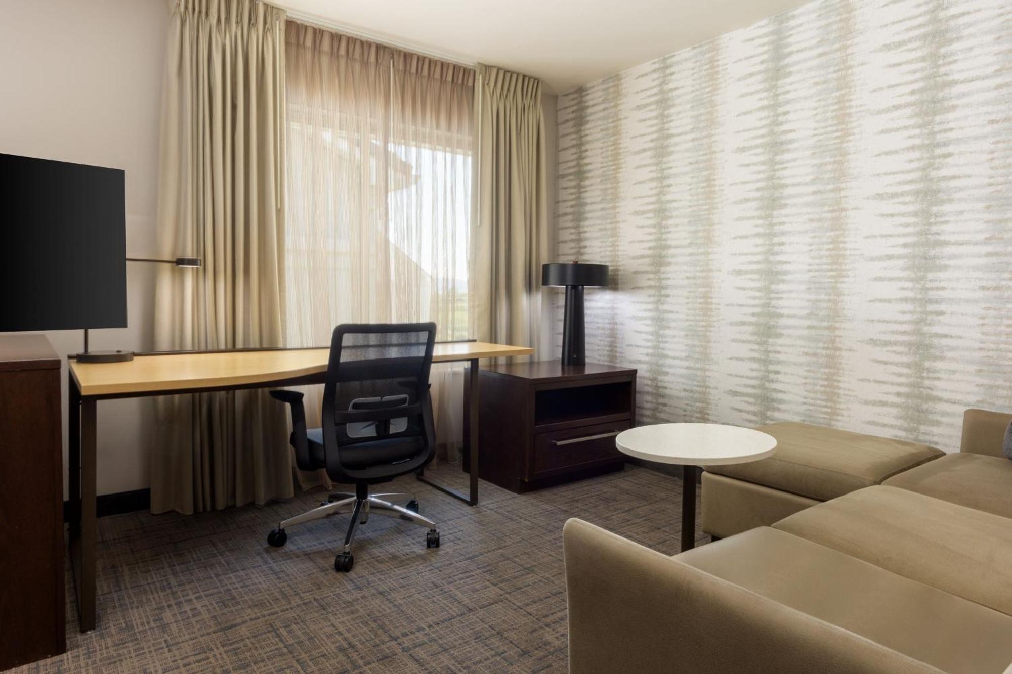 By Marriott Airport Hotel