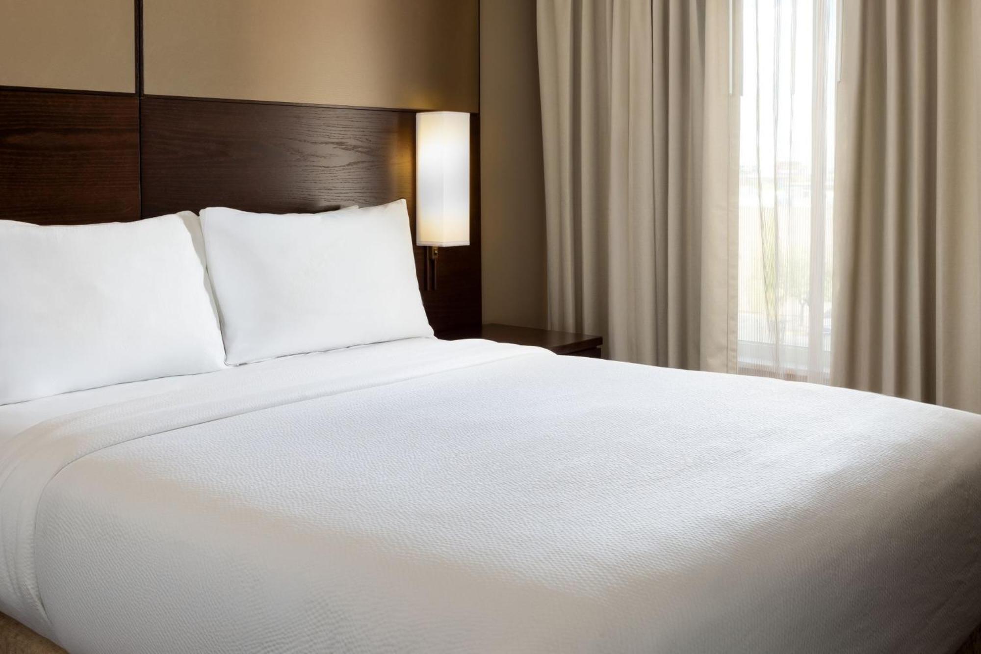 By Marriott Airport 3*