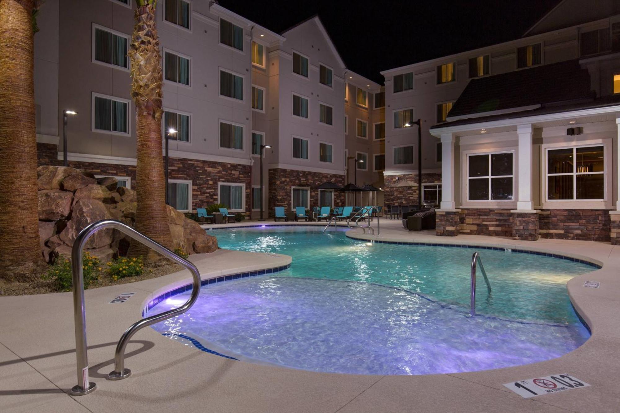 Hotel By Marriott Airport
